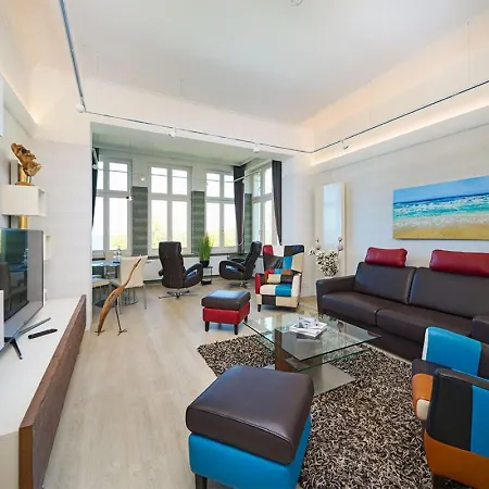 Strandvillen - Wald & *