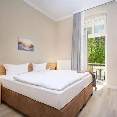 Strandvillen - Wald & *